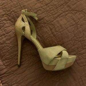 Jessica Simpson Heels